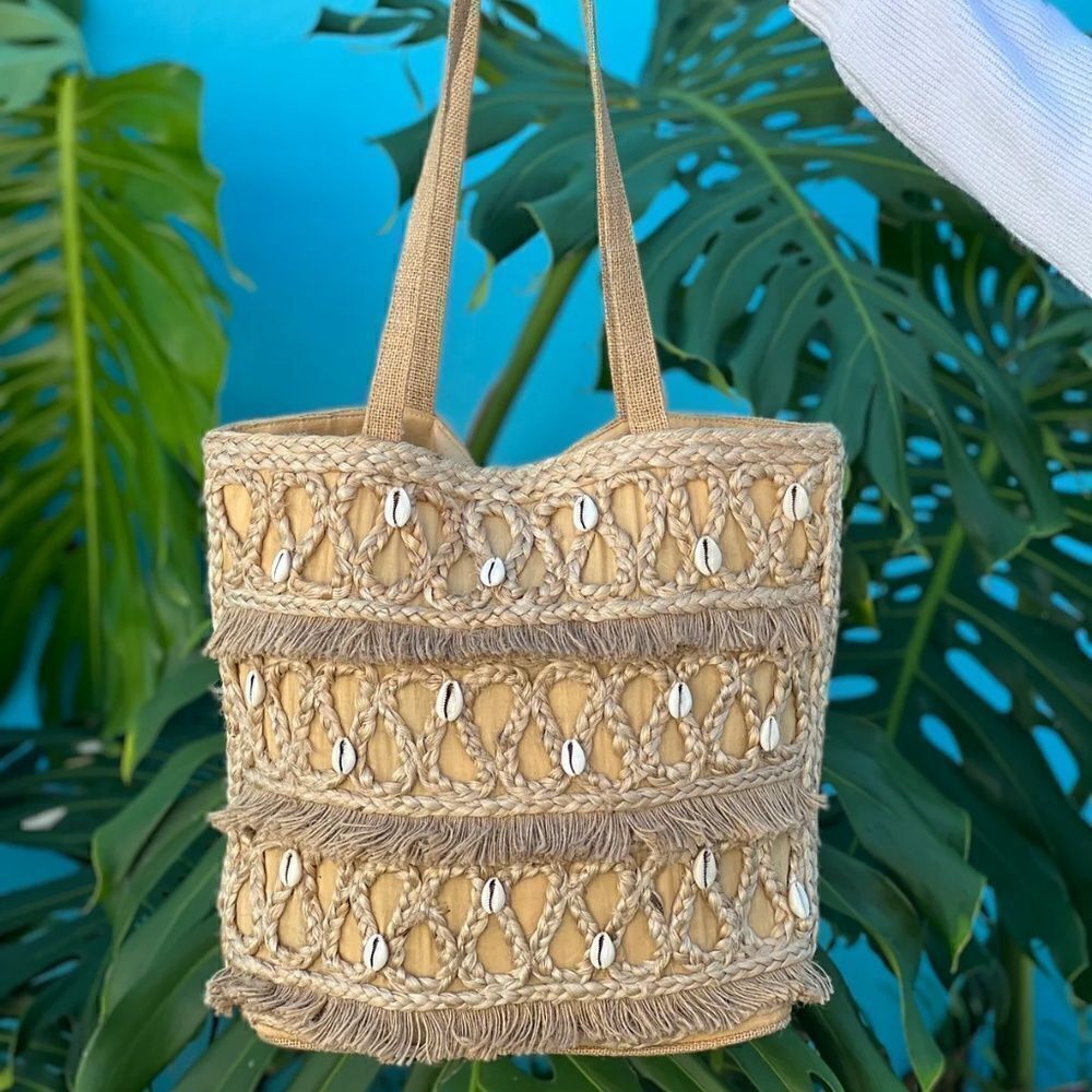 $149 NWT Salt + Umber ISLA Jute & Cowrie Shell Seashell Tote Bag‎